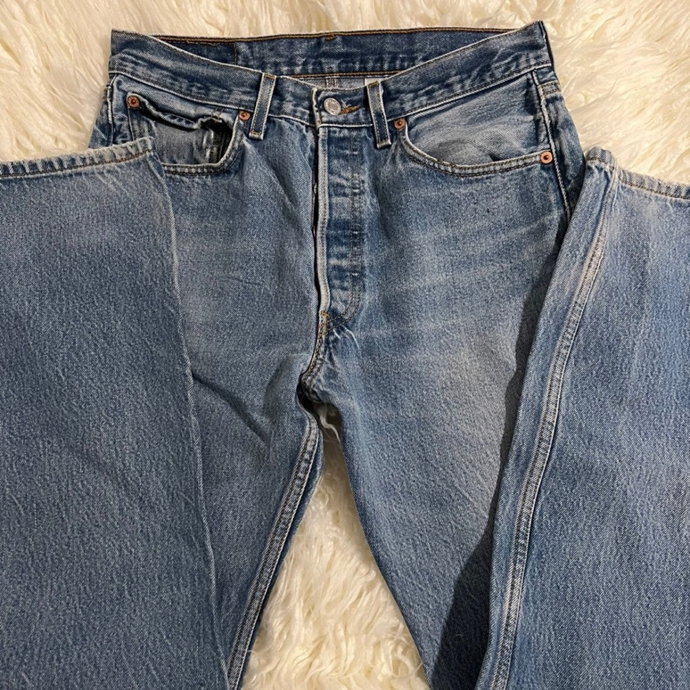 VINTAGE WOMENS LEVIS SIZE 30”
